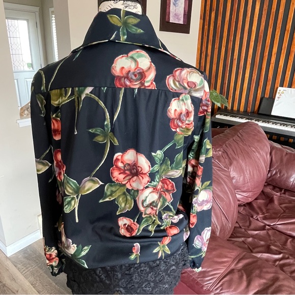 Beautiful Custom Made Long Sleeve Floral Blouse - Picture 8 of 16